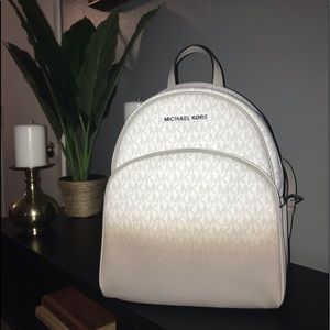 SOLD Michael Kors Ombré Abbey Medium Backpack 🏹